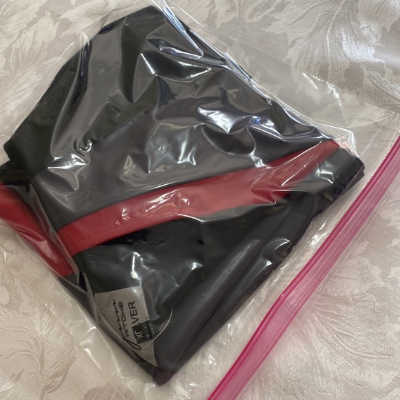 Color Block Knit Top NWT - Picture 9 of 10